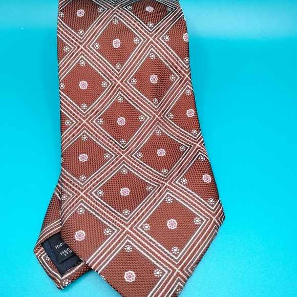 Jos A Bank Tie Necktie Brown Geometric Pattern Made in Italy Silk Tag - Picture 4 of 8